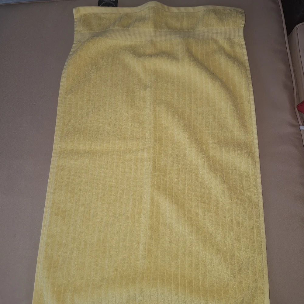 Vintage Canon Soft Yellow HandTowel And Pink Rose Handtowel